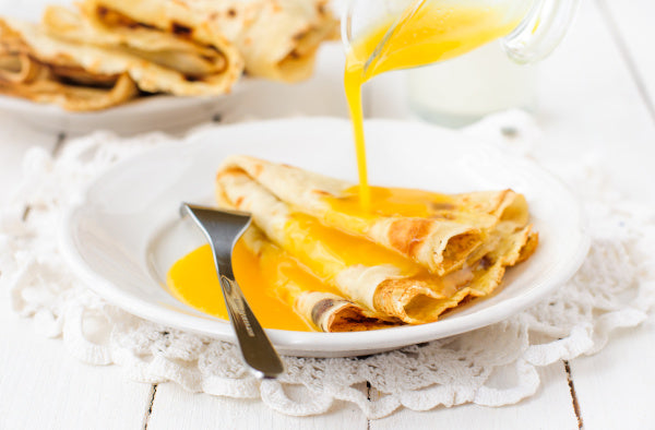 Crêpes Suzette. Czy znasz przepis na najsłynniejsze francuskie naleśniki?