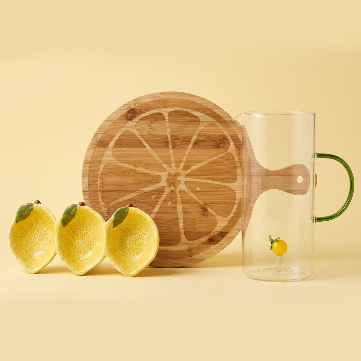 Cytryny na stole! - zestaw deska do serwowania z bambusa Limonetti 40cm + dzbanek szklany Glasio 1,4l + półmisek trójdzielny Limonelle 24,5x11,3 cm