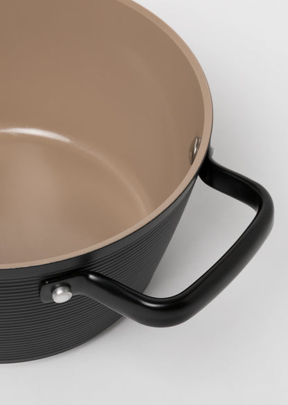 Garnek aluminiowy Carina Black 20 cm 2,2 l