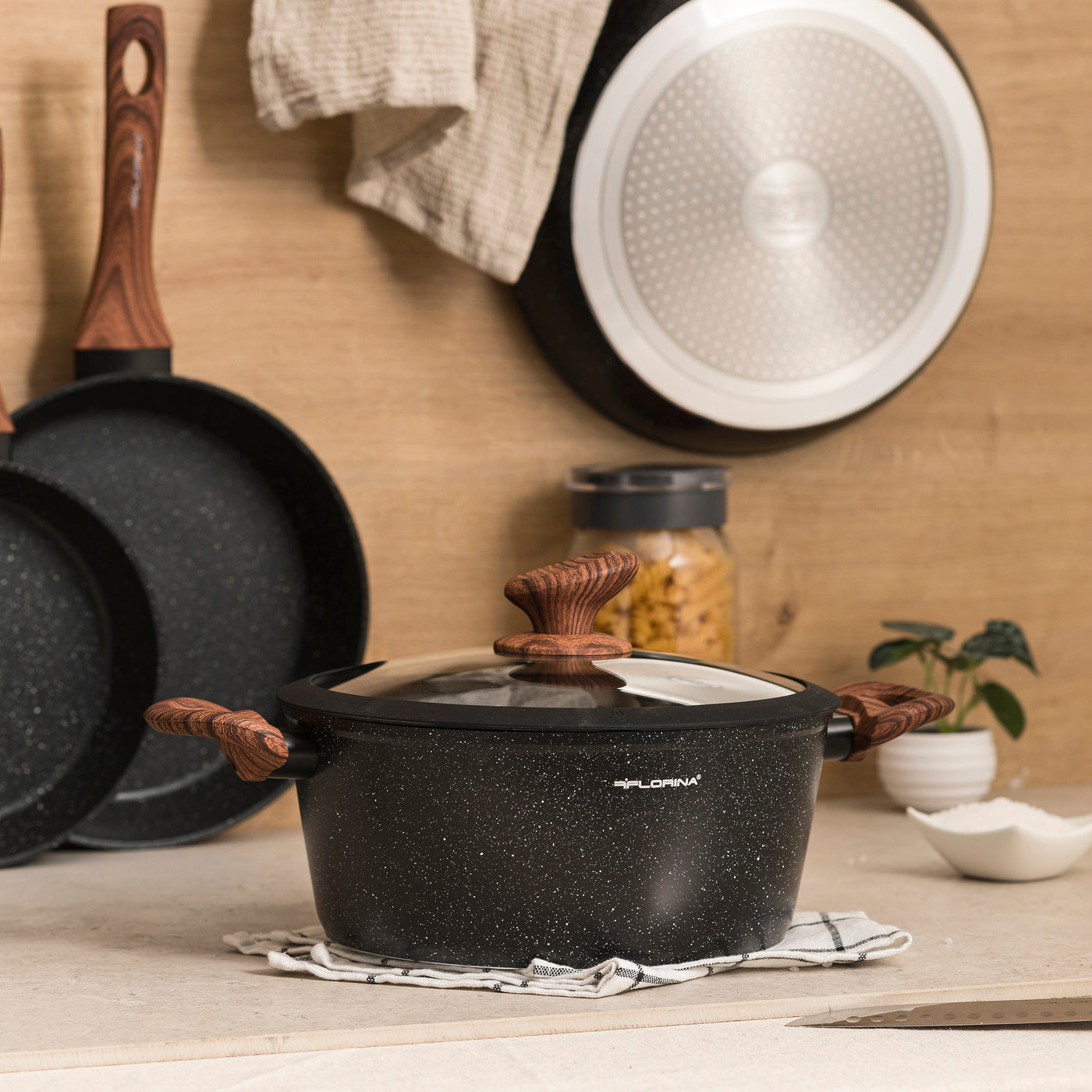 Garnek aluminiowy master black 20cm 2,1l z/p