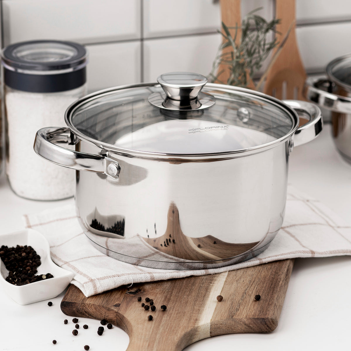 Garnek nierdzewny stilio 20cm 3,2l z/p