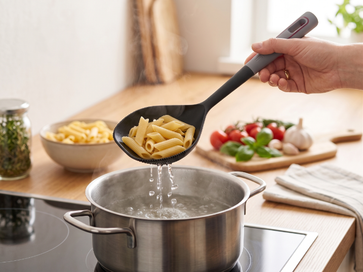 Łyżka cedzakowa plastikowa smart-multi