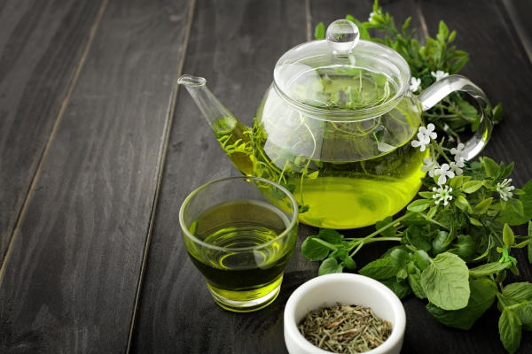 Picie zielonej herbaty – co warto o nim wiedzieć?
