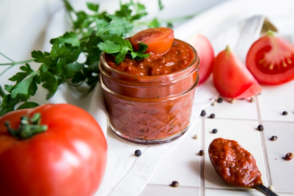 Jak zrobić sos pomidorowy?