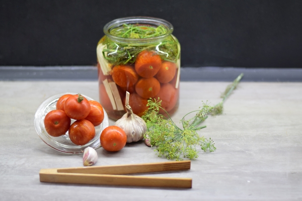 Kiszone pomidory – jak je zrobić?