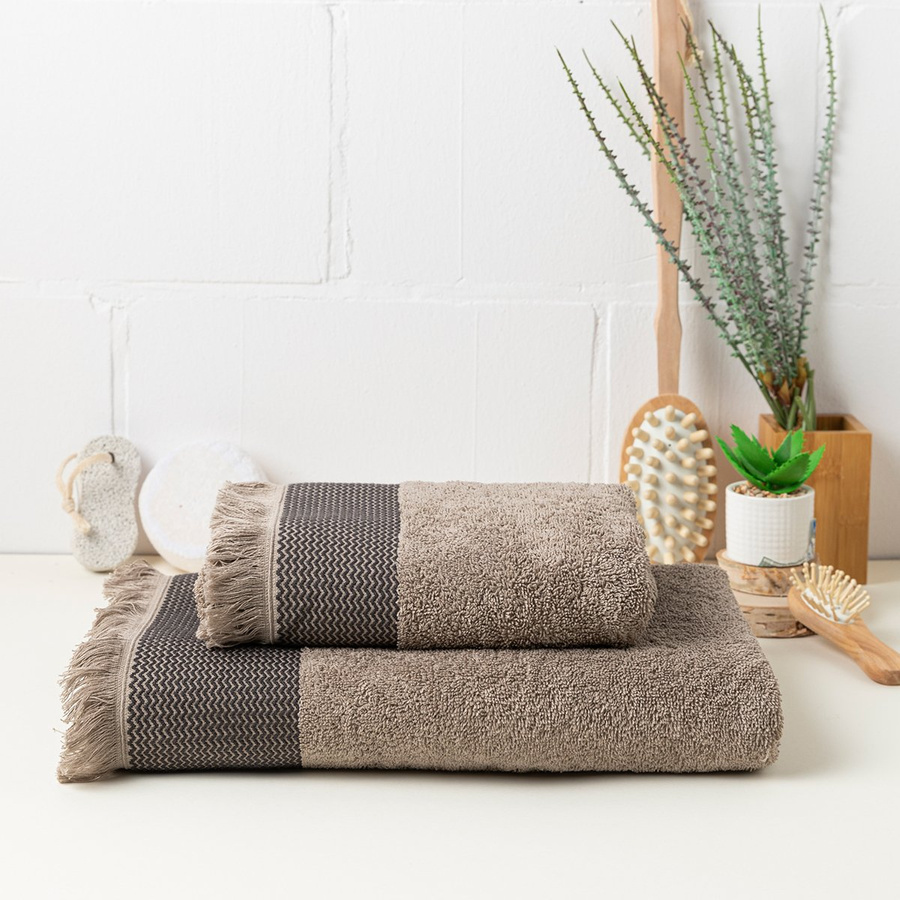 Ręcznik bawełniany z frędzlami Miss Lucy Natika 30x50 cm jasny brąz