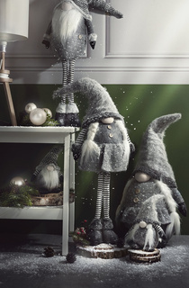 Ozdoba dekoracja świąteczna stojąca Pani Krasnal 62 cm