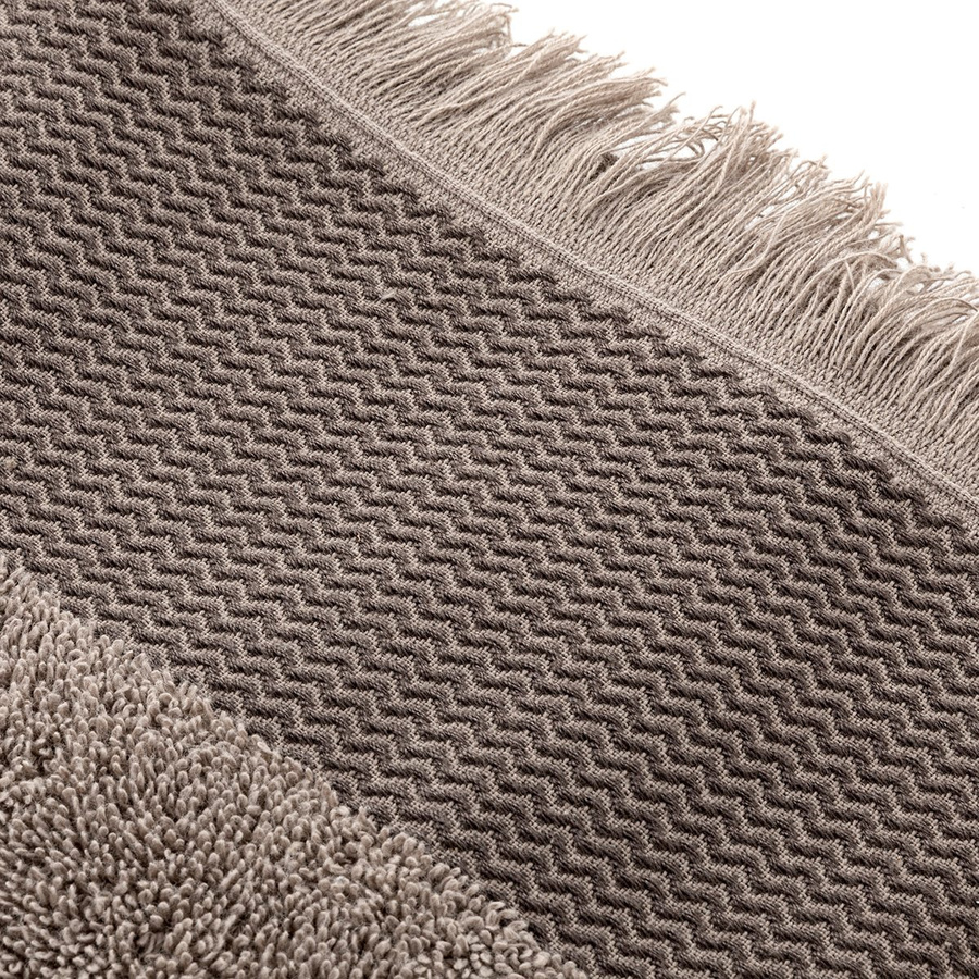 Ręcznik bawełniany z frędzlami Miss Lucy Natika 30x50 cm jasny brąz