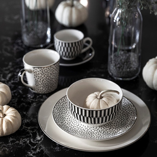 Kubek porcelanowy Florina Black Avenue Astoria 400 ml czarno-biały 