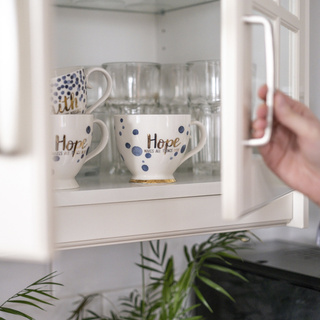 Kubek porcelanowy na nóżce Florina Mare Hope 440 ml