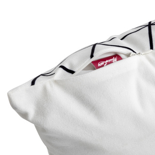 Poszewka na poduszkę w paski Miss Lucy Geometric 40x40 cm biała