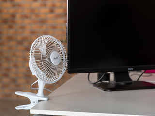 Wentylator stołowy Botti Monsun Z Klipsem 15 cm czerwony