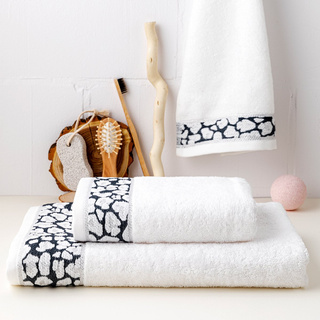 Ręcznik bambusowy w cętki leoparda Miss Lucy Leopard 70x140 cm biały