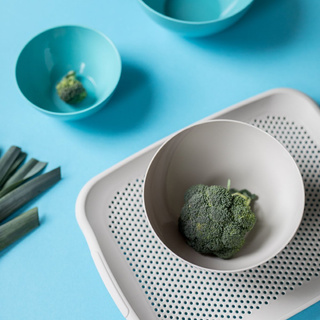 Deska do krojenia i cedzak durszlak Praktyczna 2 w 1 27,5 x 36,5 x 3 cm jasnoszara