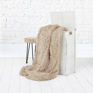 Zestaw Miss Lucy Futrzak Koc 150x210 cm + 2 x Poszewka 40x40 cm beżowa